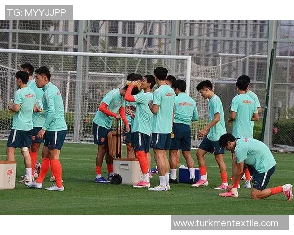 国足集训期间教练组每日短会与视频课程提升球队战术水平 国足集训期间教练组每日短会与视频课程提升球队战术水平